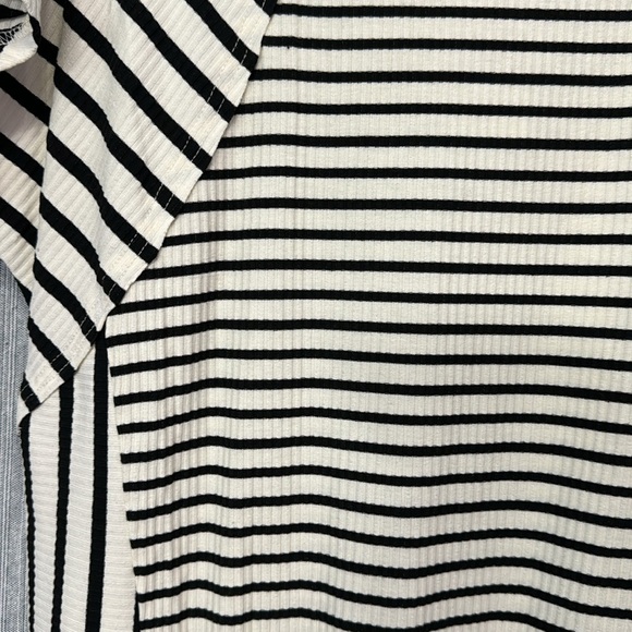 Ladies short sleeve top - Picture 3 of 3